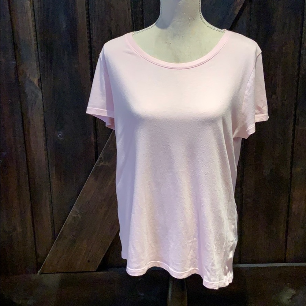 light pink Gap Favorite T-shirt